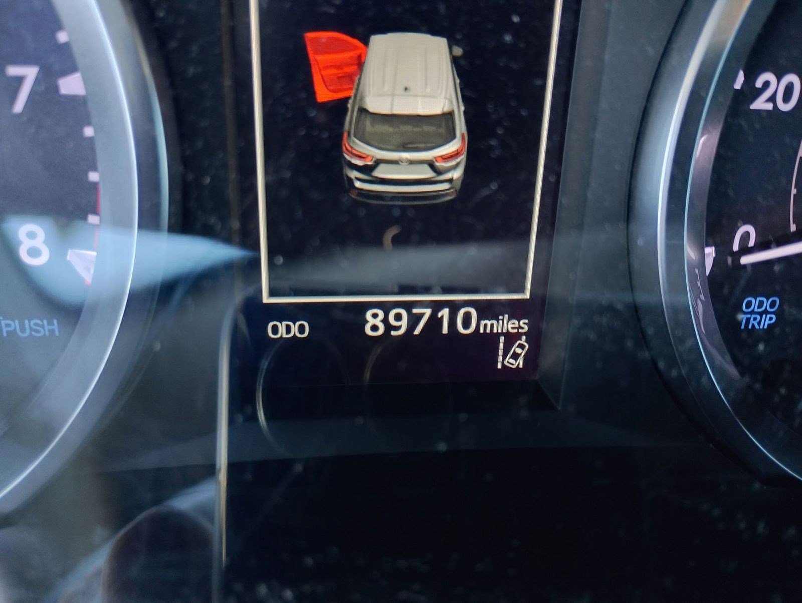 Used 2019 Toyota Highlander LE image 14