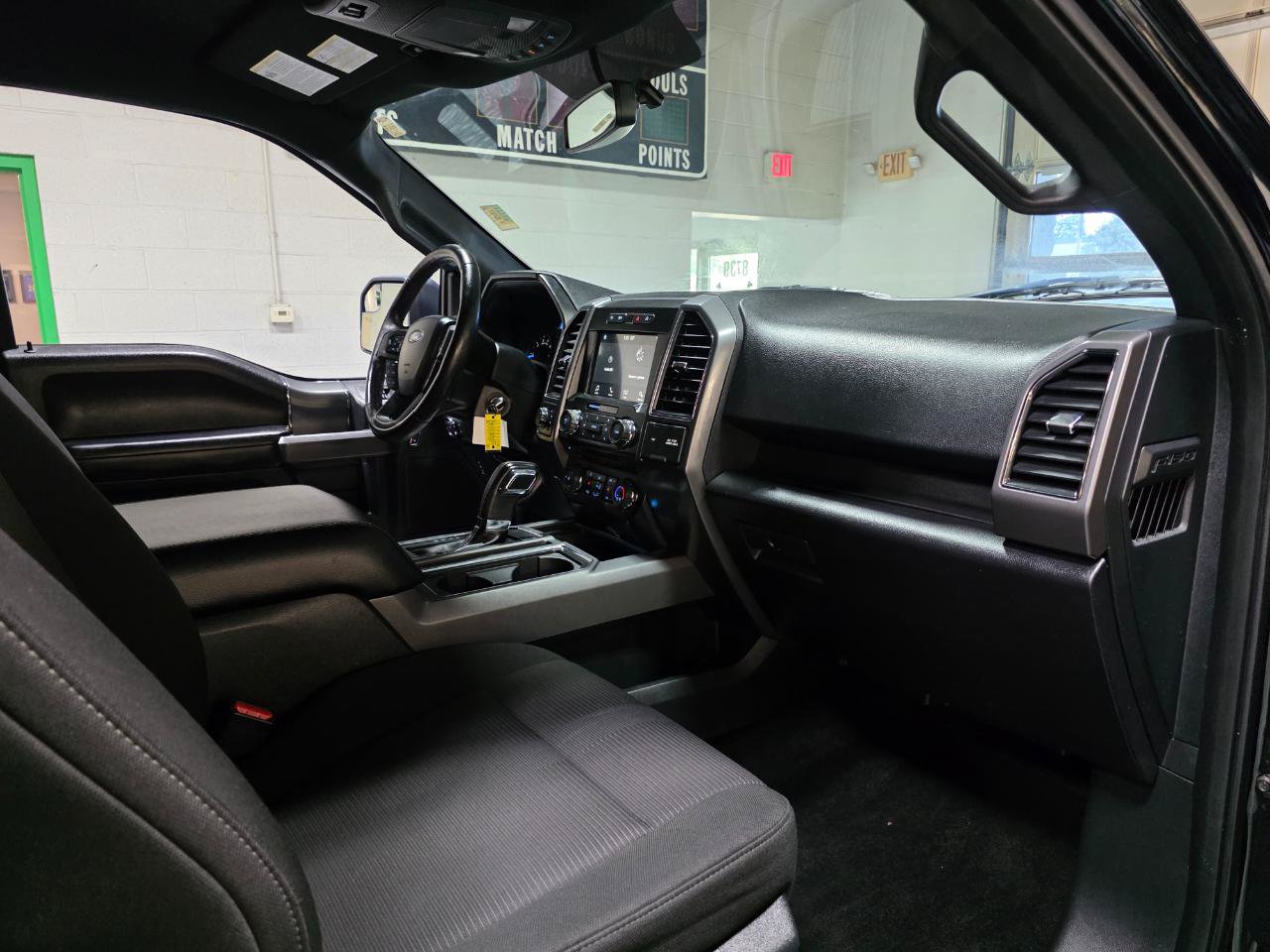 Used 2017 Ford F150 XLT w/ Equipment Group 302A Luxury AWD/4WD image 25