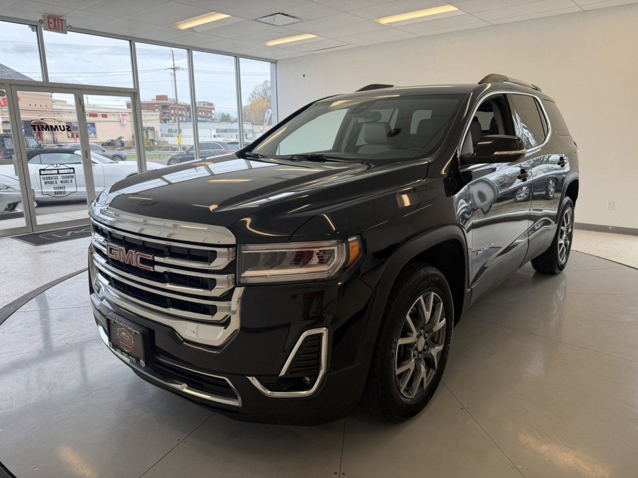 Used 2023 GMC Acadia SLT image 59