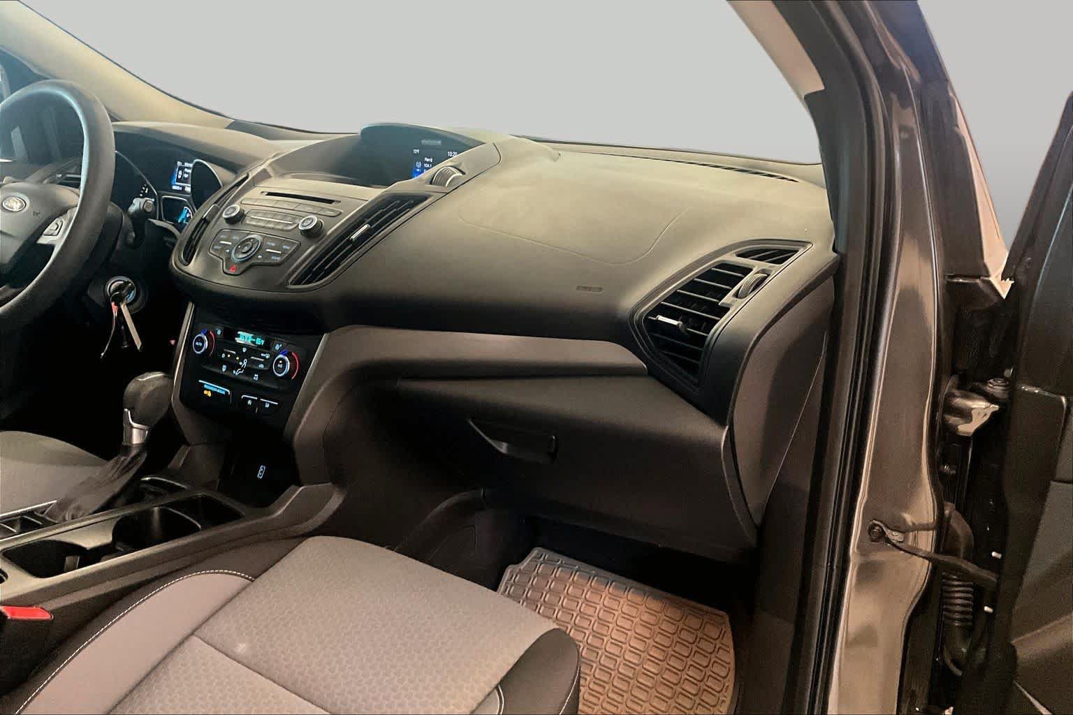 Used 2017 Ford Escape SE FWD image 17