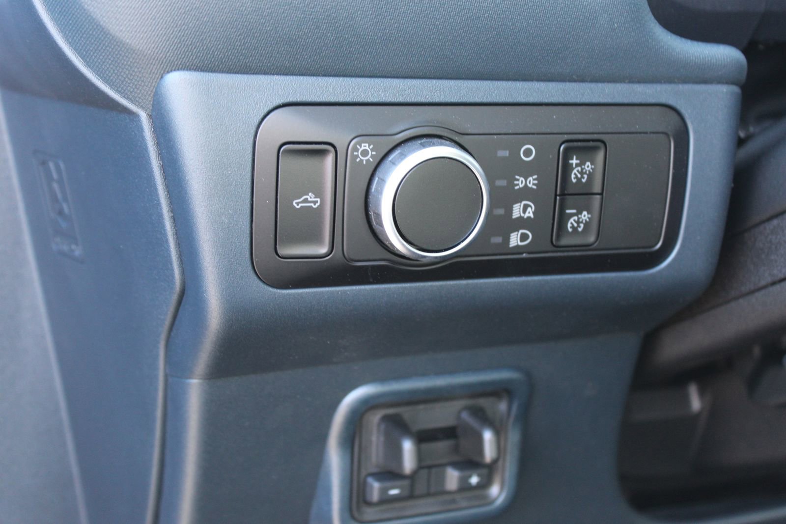 New 2025 Ford Maverick XLT w/ XLT Luxury Package image 25