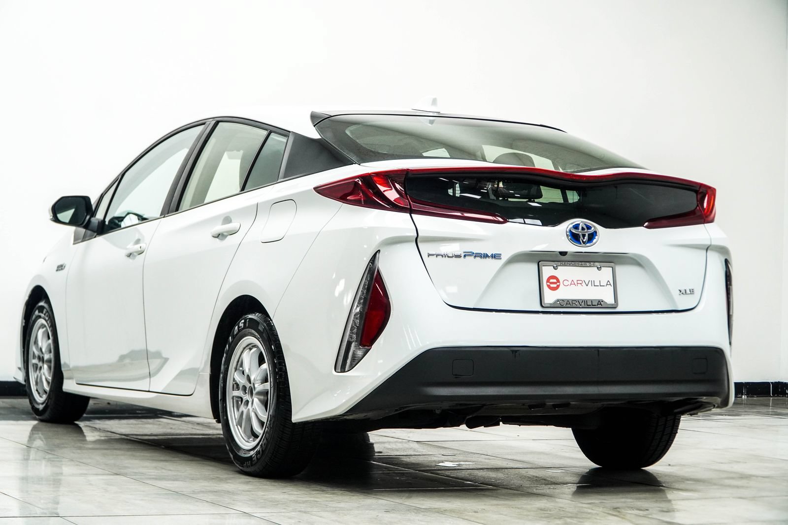 Used 2021 Toyota Prius Prime XLE FWD image 12