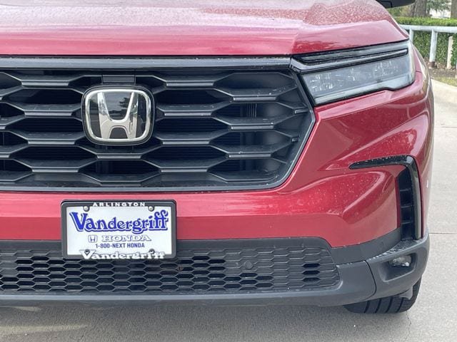 Used 2025 Honda Pilot Sport image 8