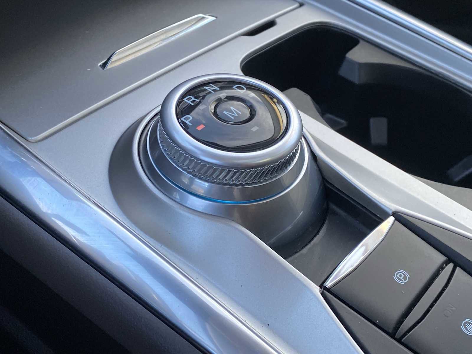 Used 2020 Ford Explorer Platinum w/ Premium Technology Package image 20