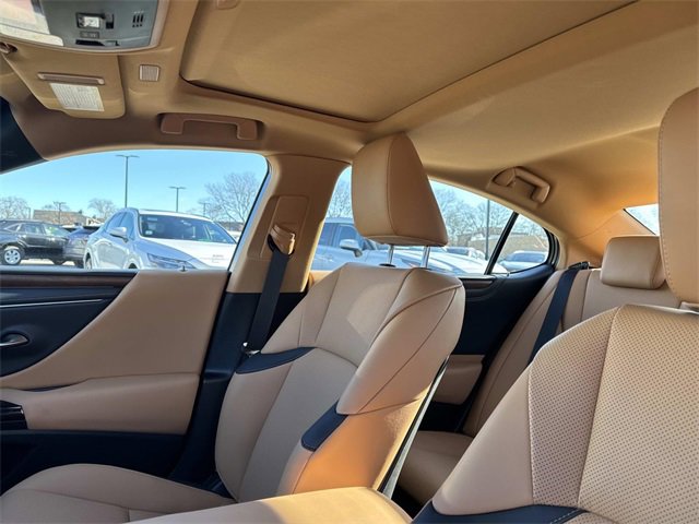 Certified 2025 Lexus ES 300h F Sport image 33