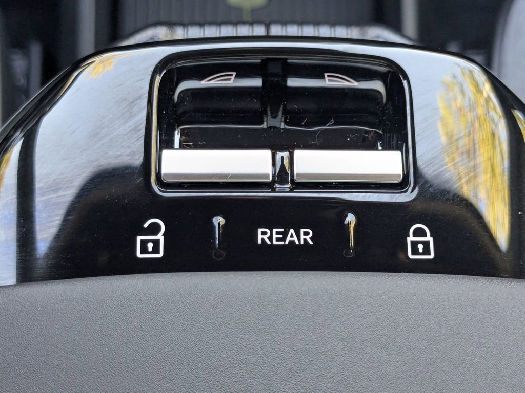 New 2025 Volvo EX30 Ultra w/ Climate Package image 27