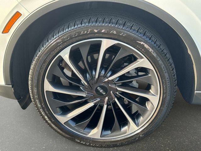 Used 2025 Lincoln Aviator Reserve w/ Equipment Group 201A AWD/4WD image 11