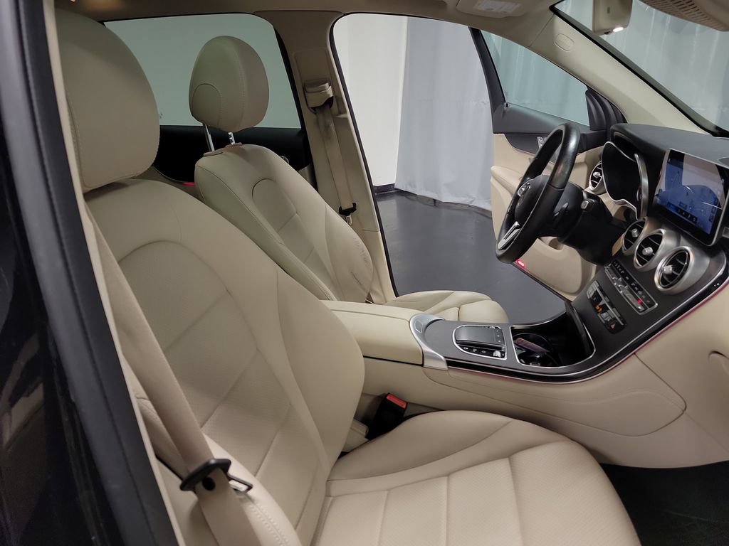 Used 2020 Mercedes-Benz GLC 300 4MATIC image 35