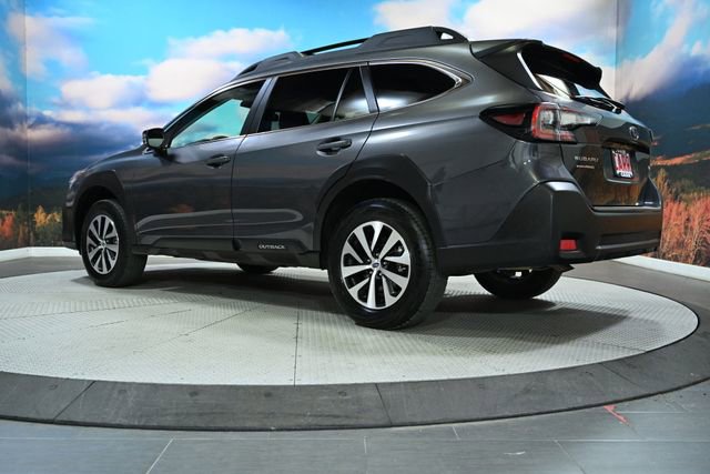 Used 2025 Subaru Outback Premium AWD/4WD image 6