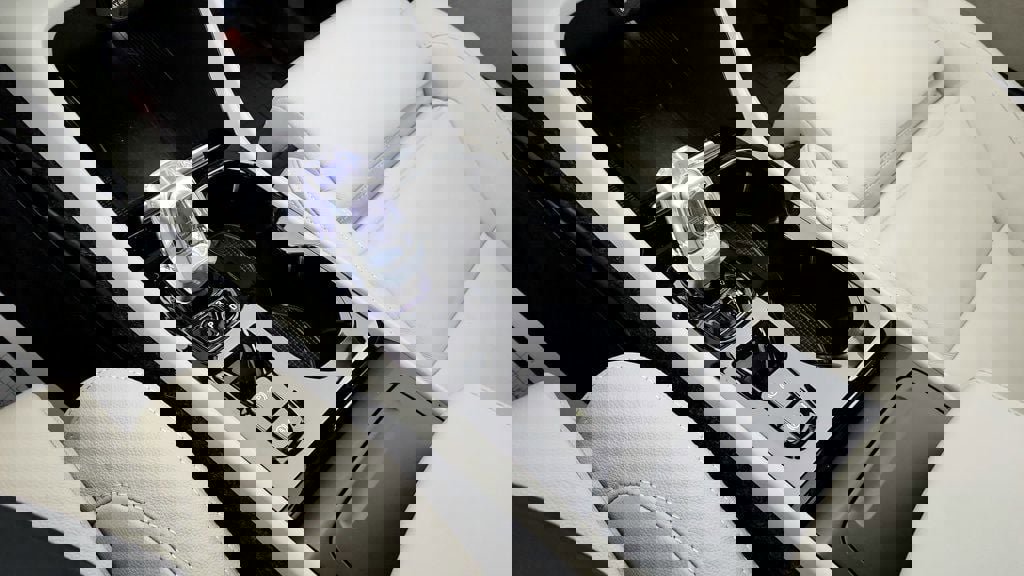 Used 2023 Volvo XC40 B5 Plus w/ Driver Assist Package image 17