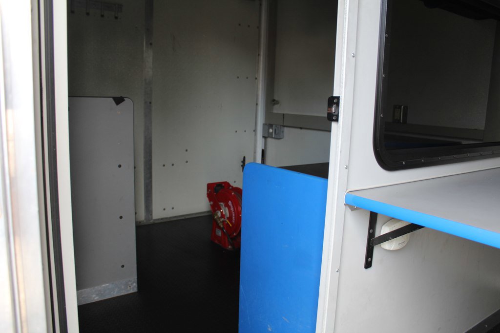 Used 2016 Chevrolet Express 4500 Extended image 33