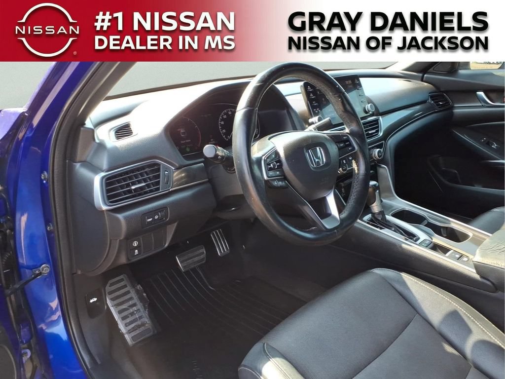Used 2018 Honda Accord Sport image 9