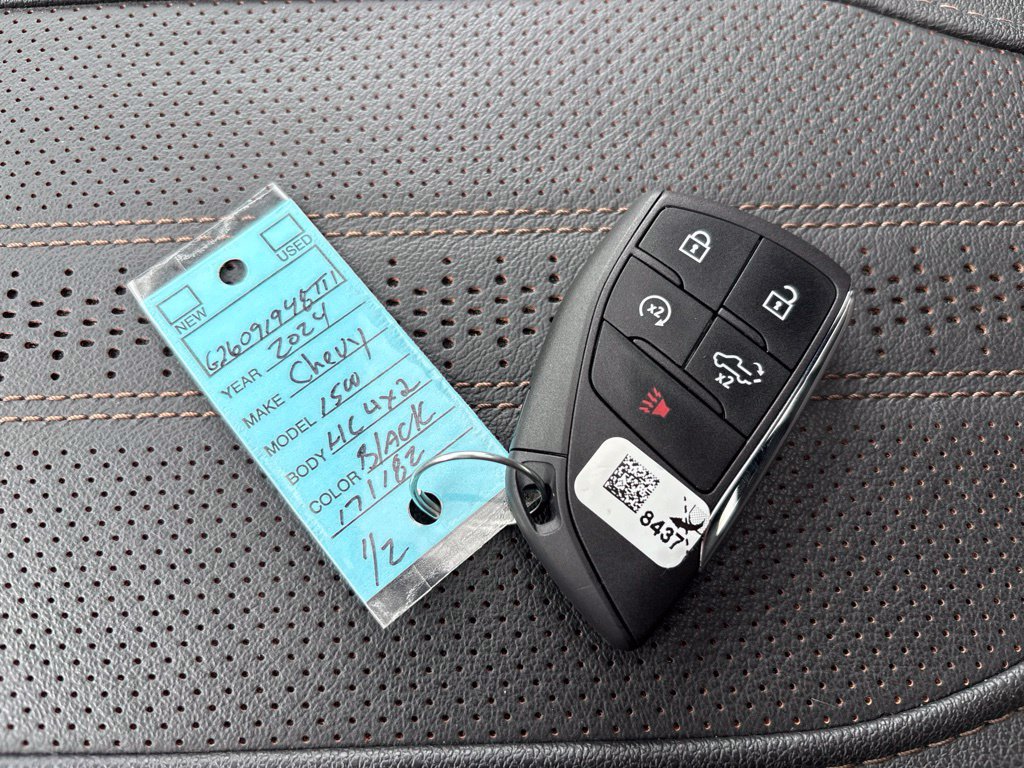 Used 2024 Chevrolet Silverado 1500 High Country RWD image 34