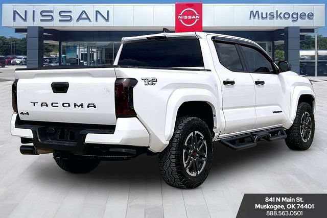 Used 2025 Toyota Tacoma TRD Sport AWD/4WD image 5