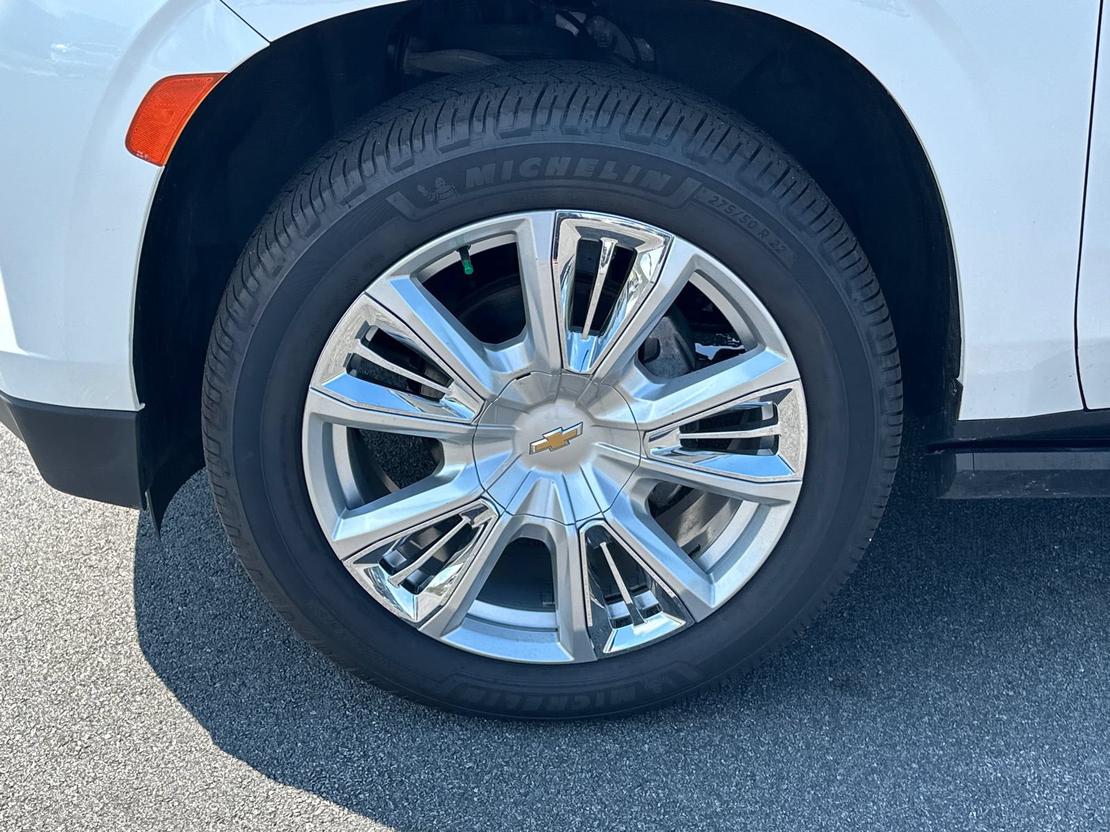 Used 2021 Chevrolet Suburban High Country w/ Premium Package AWD/4WD image 13
