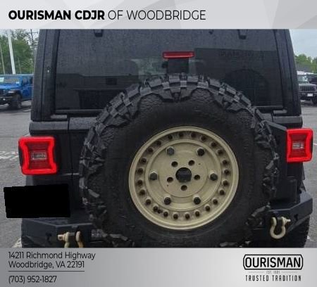 Used 2018 Jeep Wrangler Unlimited Sahara AWD/4WD image 6