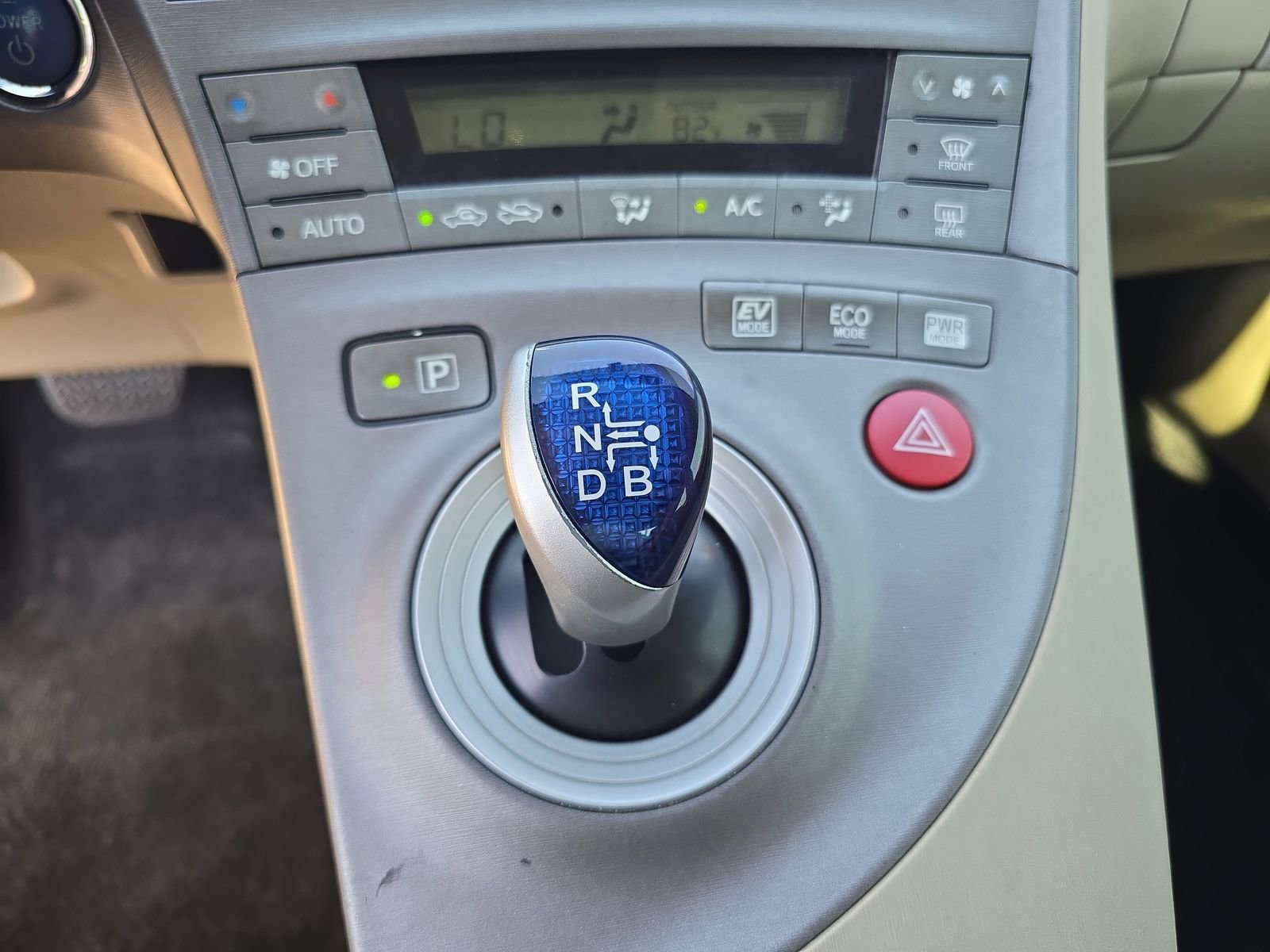Used 2015 Toyota Prius Five FWD image 19