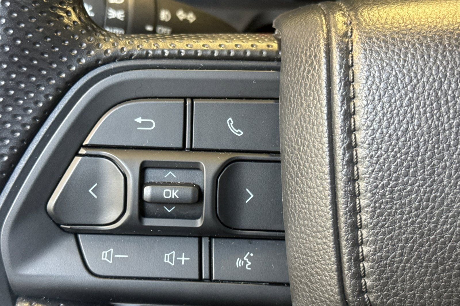 Certified 2025 Toyota Tacoma SR5 RWD image 30