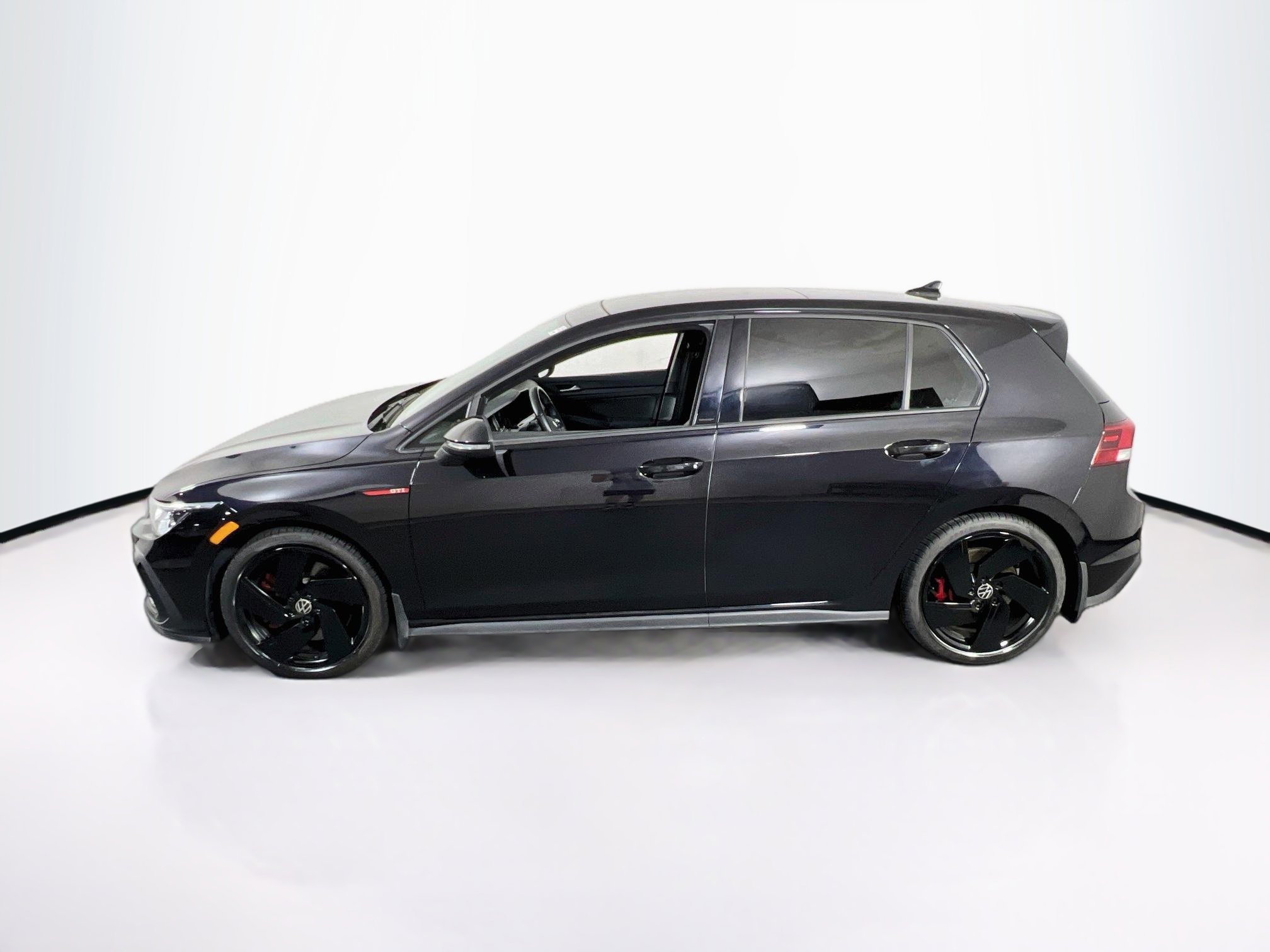 Used 2022 Volkswagen GTI SE w/ SE Leather Package image 8