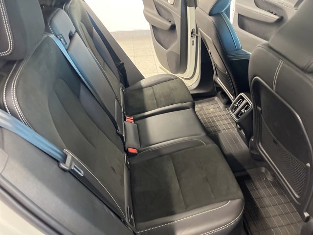 Used 2021 Volvo XC40 T5 R-Design w/ Protection Package Premier image 22