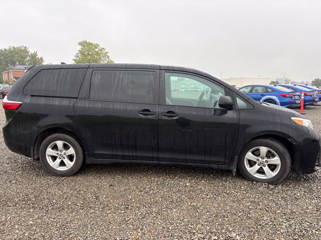 Used 2020 Toyota Sienna L FWD image 10