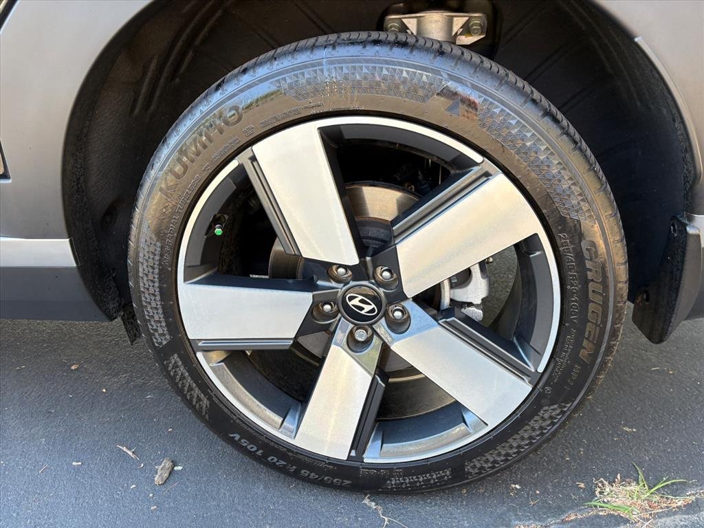 Certified 2025 Hyundai Santa Fe Limited AWD/4WD image 24