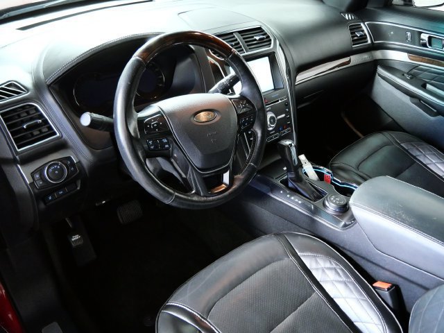 Used 2016 Ford Explorer Platinum AWD/4WD image 3