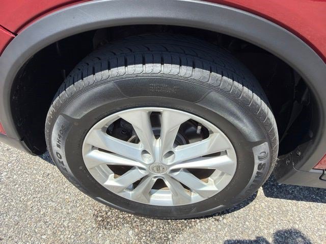 Used 2016 Nissan Rogue SV AWD/4WD image 10
