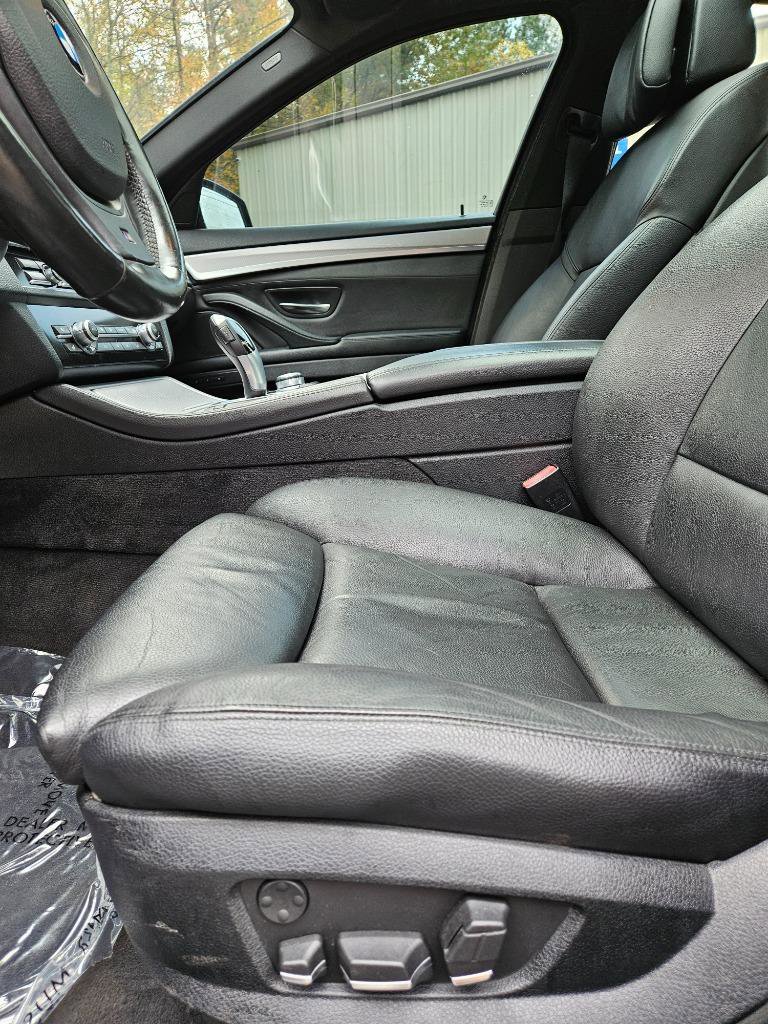 Used 2013 BMW 550i xDrive Sedan AWD/4WD image 24