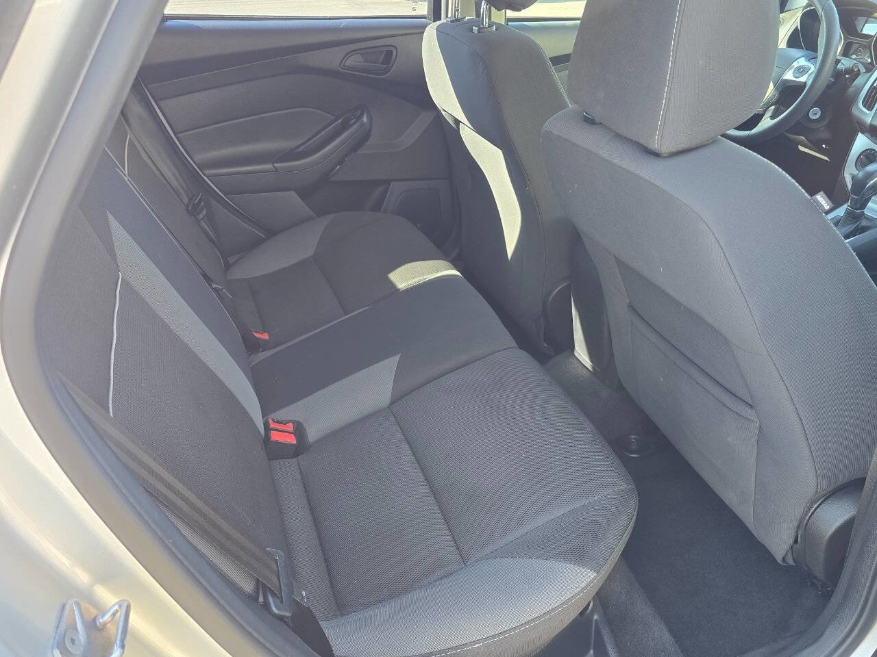 Used 2012 Ford Focus SE FWD image 18