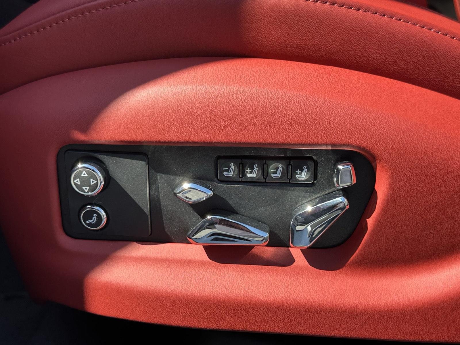 New 2026 Bentley Flying Spur Plug-In Hybrid AWD/4WD image 11
