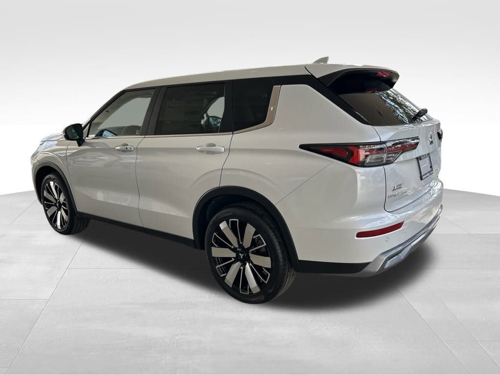 New 2026 Mitsubishi Outlander SE image 4