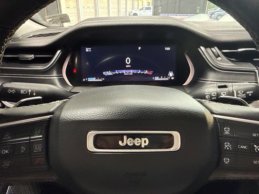 Used 2022 Jeep Grand Cherokee Limited AWD/4WD image 23