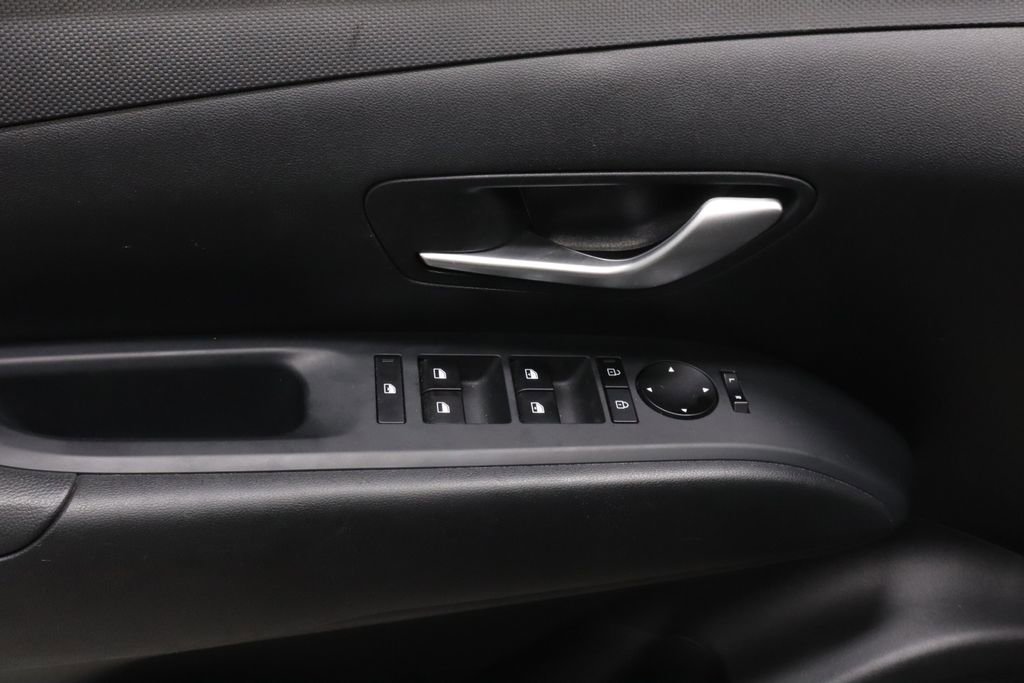 Used 2025 Hyundai Tucson SEL FWD image 19