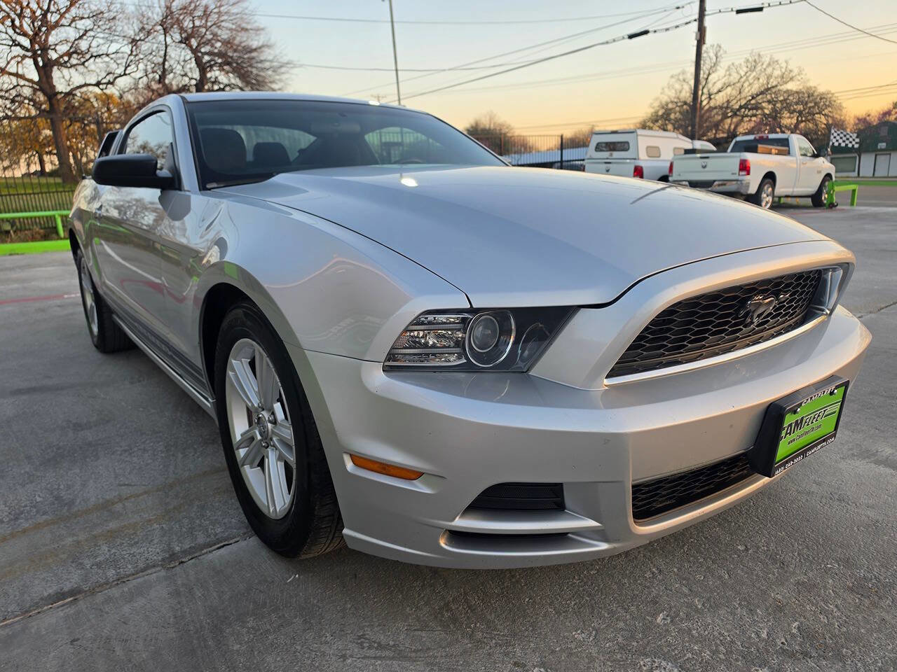Used 2013 Ford Mustang Coupe image 3