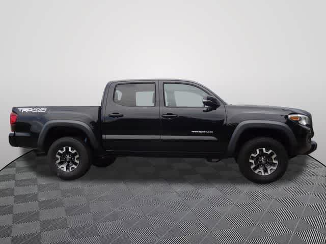 Used 2019 Toyota Tacoma TRD Off-Road w/ Technology Package AWD/4WD image 4