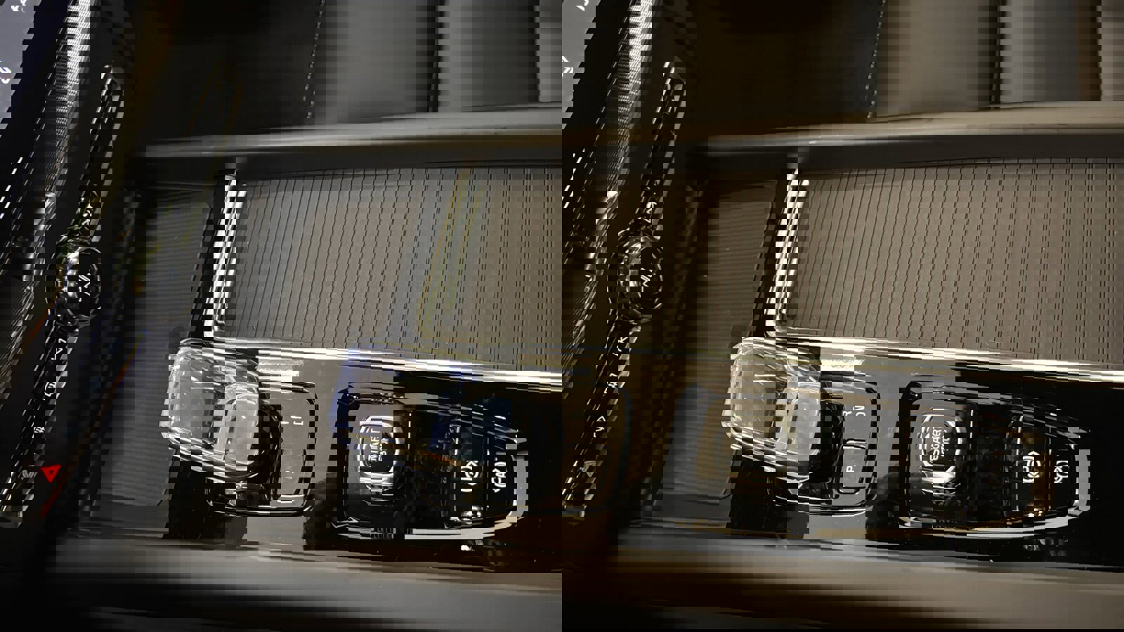 New 2026 Volvo XC60 T8 Ultra w/ Protection Package Premier image 19