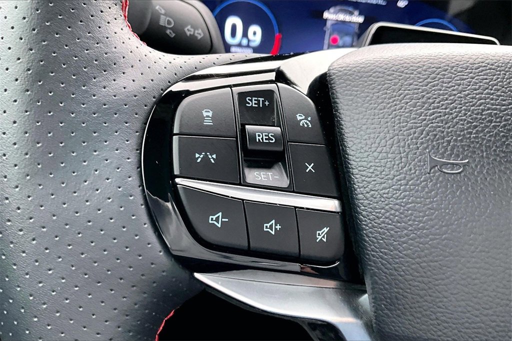 Used 2025 Ford Explorer ST-Line w/ ST-Line Street Pack image 17