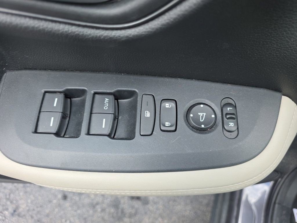 Used 2023 Honda HR-V LX image 12