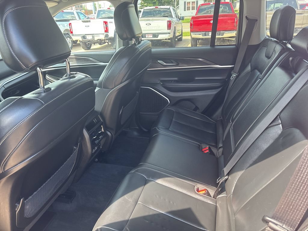 Used 2022 Jeep Grand Cherokee Limited AWD/4WD image 11