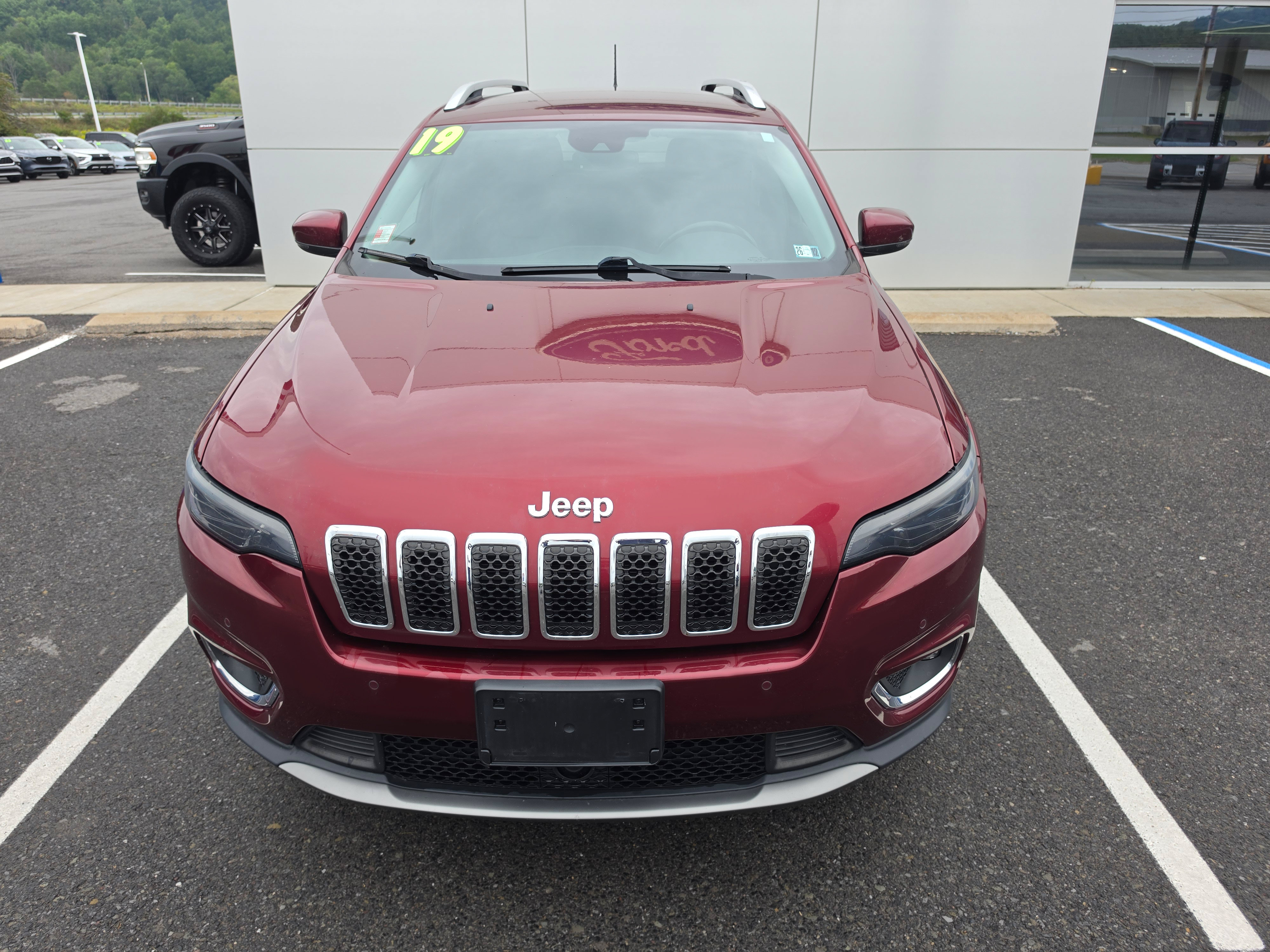 Used 2019 Jeep Cherokee Limited w/ Luxury Group AWD/4WD image 9