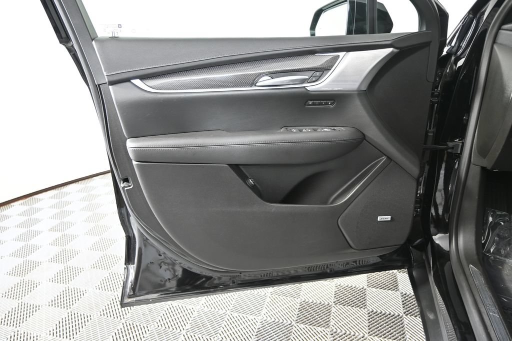Certified 2025 Cadillac XT5 Sportv w/ Technology Package AWD/4WD image 19