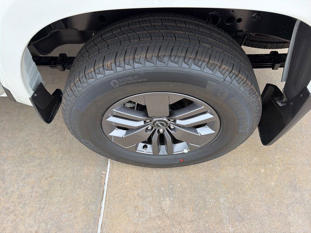New 2026 Nissan Frontier SV AWD/4WD image 9