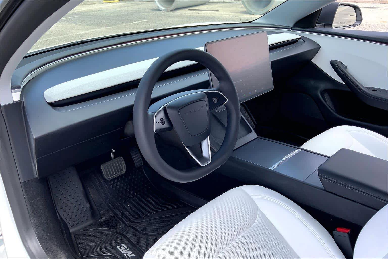 Used 2025 Tesla Model 3 Long Range image 17