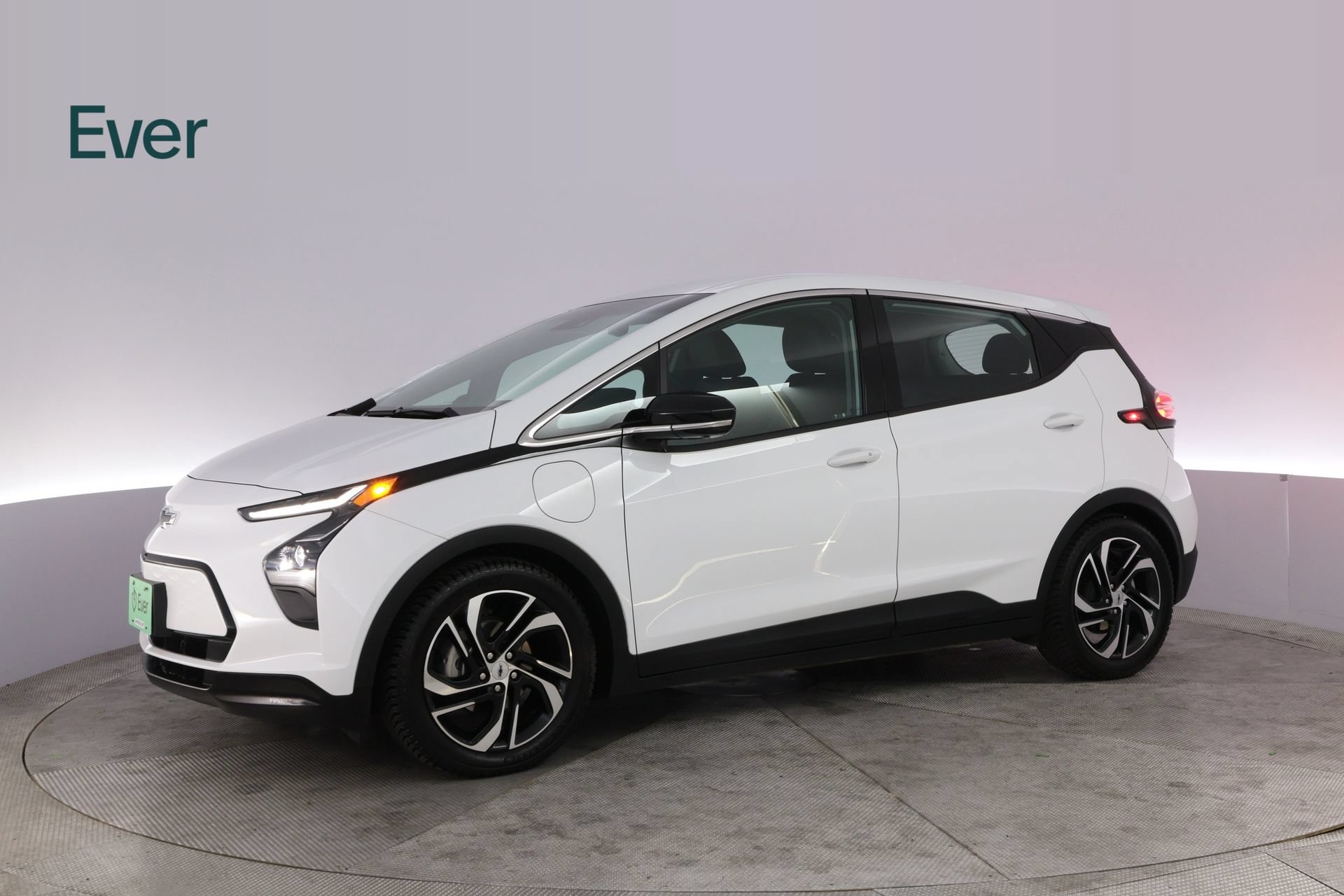 Used 2023 Chevrolet Bolt LT w/ Infotainment Package FWD image 18