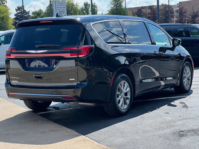 Used 2025 Chrysler Pacifica Select w/ Uconnect Theater Family Group AWD/4WD image 51