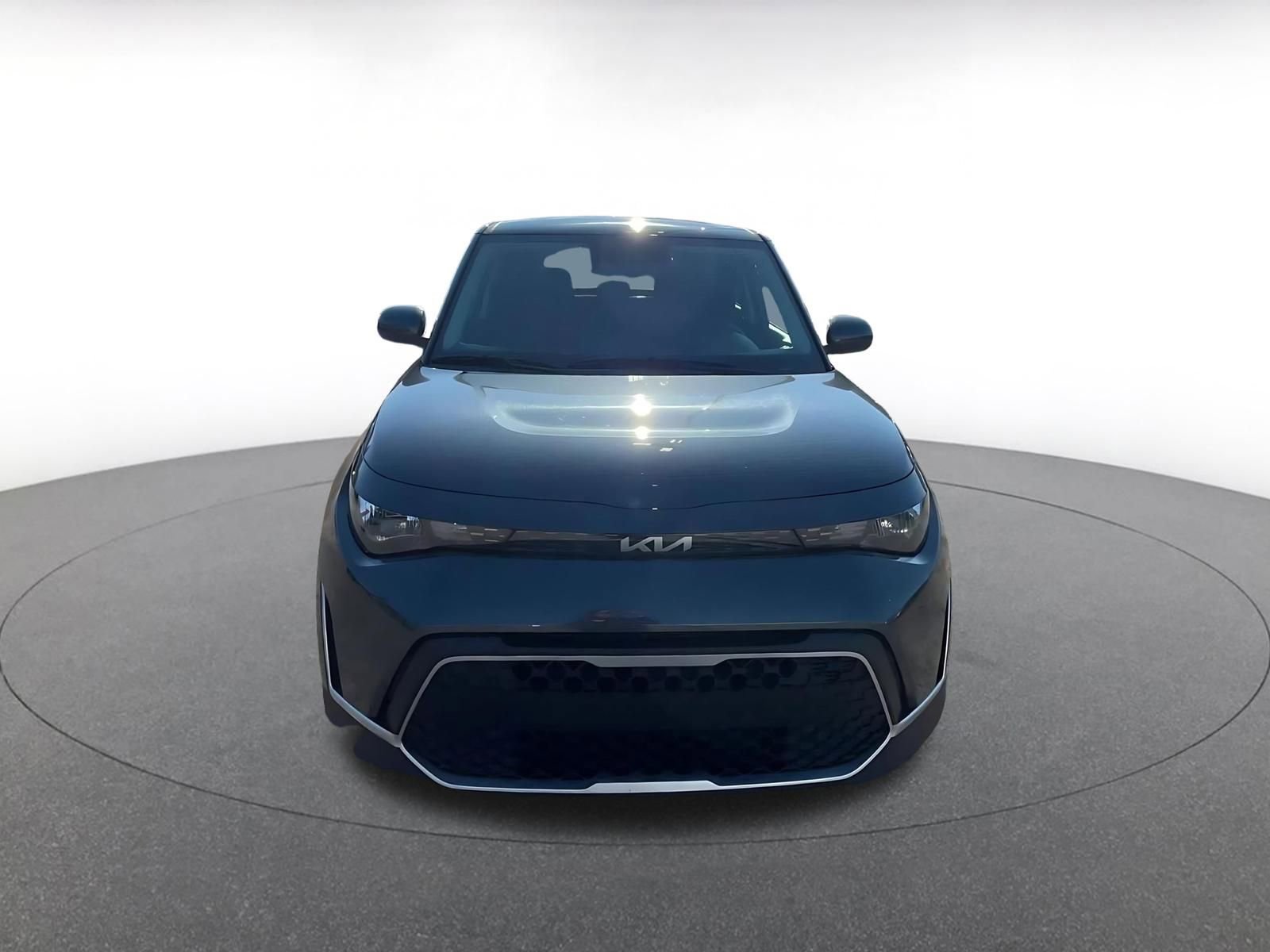 Used 2025 Kia Soul LX w/ LX Technology Package image 4