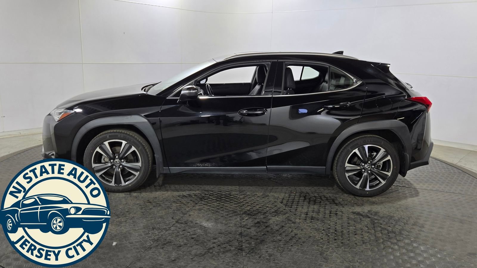 Used 2019 Lexus UX 200 FWD image 4