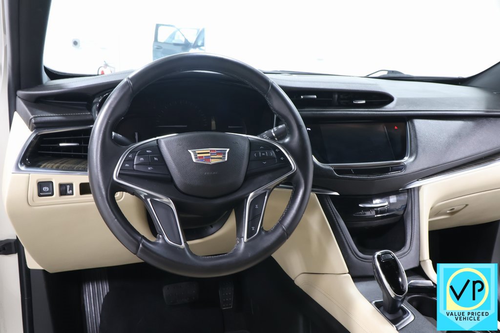 Used 2017 Cadillac XT5 FWD image 8