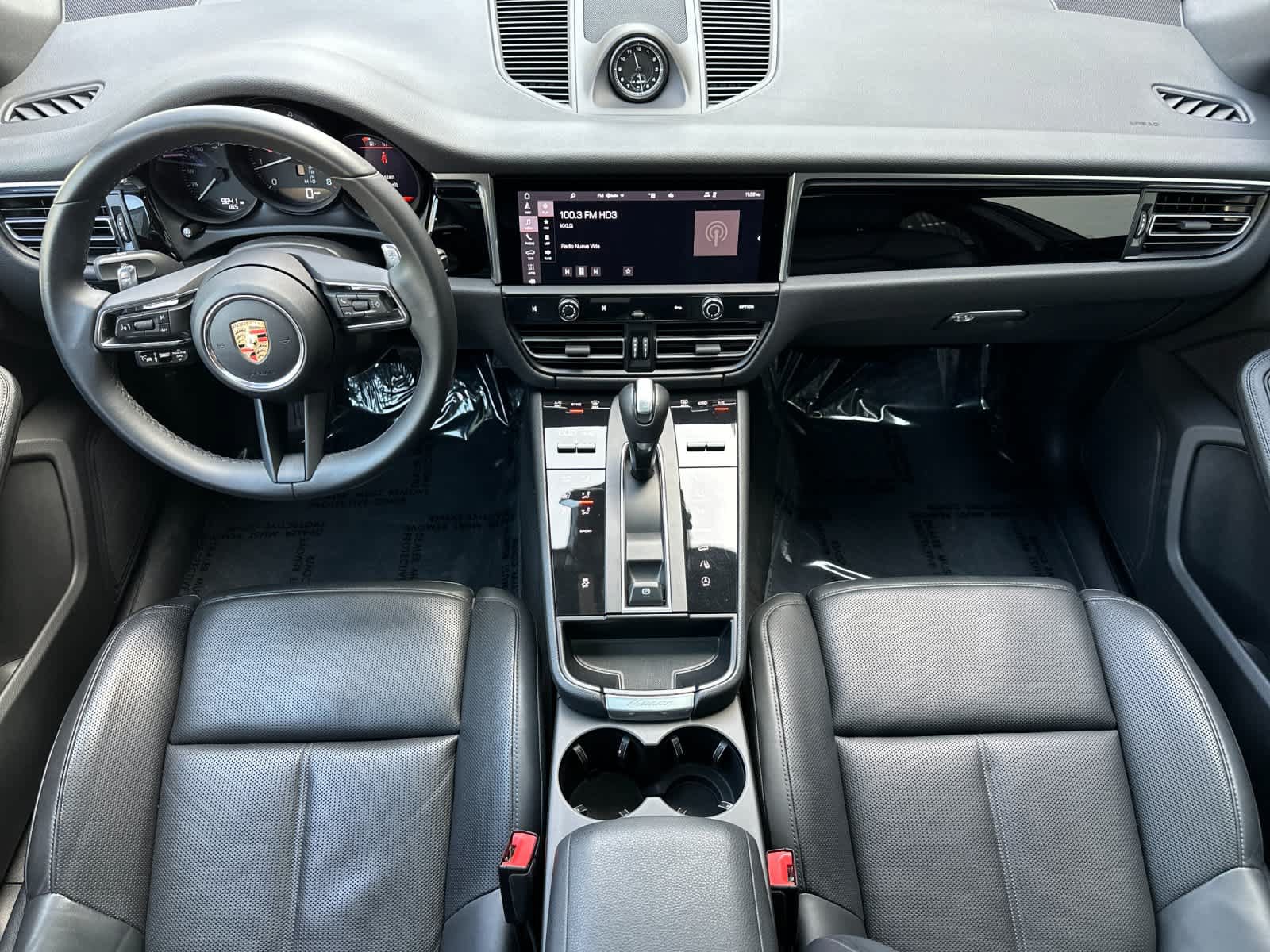 Certified 2023 Porsche Macan AWD/4WD image 6